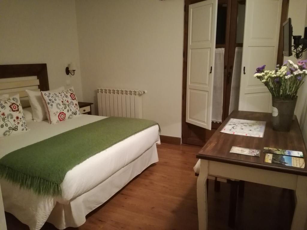 מלון Lomeña Casa Fidela מראה חיצוני תמונה