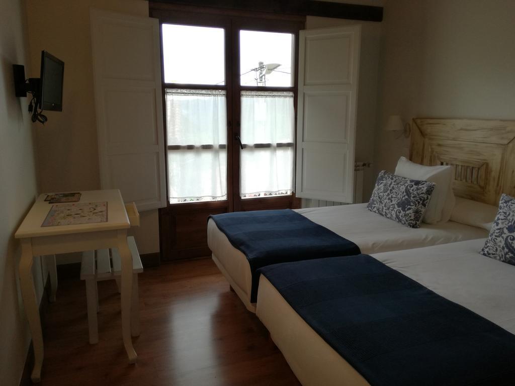 מלון Lomeña Casa Fidela מראה חיצוני תמונה